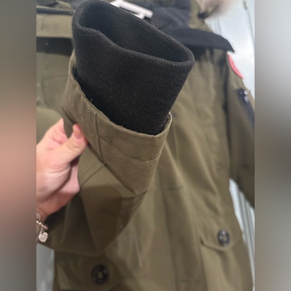 Canada Goose Montebello Parka - Picture 4 of 14